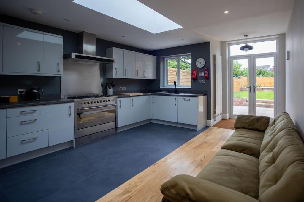 Hereford - Clifton Villa - Beautifully Presented House Located A Short Walk From City Centre - Sleeps 6 Guests - Perfect For Exploring Hereford - Hosted By Rentmyhouse Exterior foto